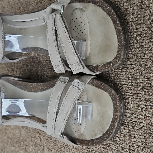 Teva Taupe Leather Ysidro Universal Wedge Style Sandals Shoes Sz 7 Womens - Picture 3 of 8